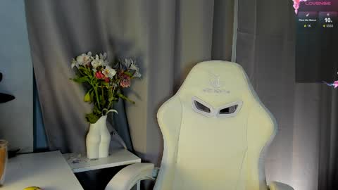 Snapshot of coldcherryeclipse chatting on April 1, 2026, 6:27 pm coldcherryeclipse online show from April 1, 2026, 6:27 pm