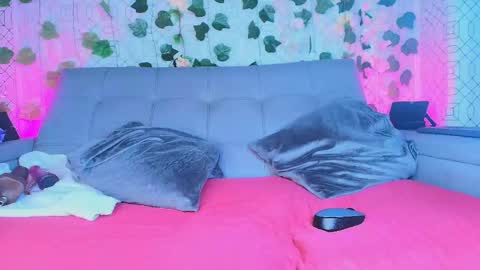 Snapshot of colett_hall chatting on October 6, 2025, 11:51 am colett online show from October 6, 2025, 11:51 am