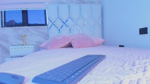 Snapshot of colett_hall chatting on October 31, 2025, 11:55 am colett online show from October 31, 2025, 11:55 am