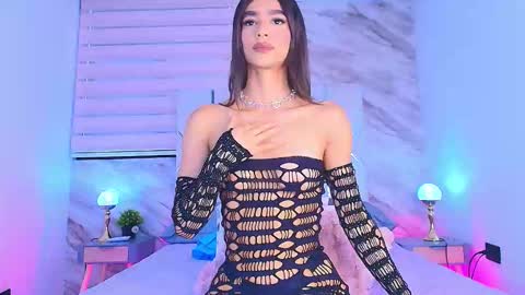 Snapshot of colett_hall chatting on November 23, 2025, 12:05 pm colett online show from November 23, 2025, 12:05 pm