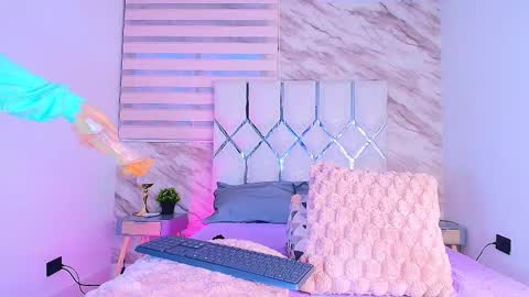 Snapshot of colett_hall chatting on January 6, 2026, 11:58 am colett online show from January 6, 2026, 11:58 am