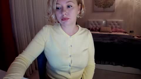 Snapshot of colette1w chatting on December 17, 2025, 3:12 am Olga. online show from December 17, 2025, 3:12 am