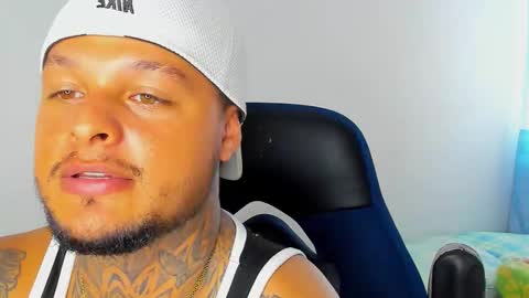 Snapshot of colin_fox1 chatting on March 17, 2026, 5:38 pm colin_fox1 online show from March 17, 2026, 5:38 pm