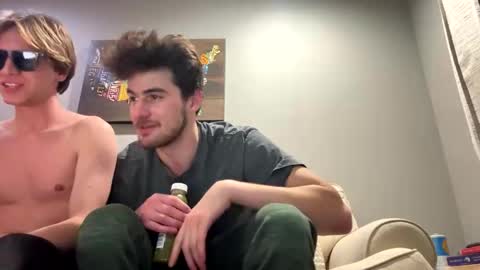 Snapshot of college_packing_8 chatting on December 16, 2025, 11:10 pm college_packing_8 online show from December 16, 2025, 11:10 pm