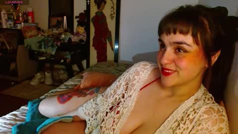 Collette online show from October 12, 2025, 6:01 am