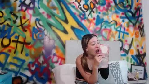 Snapshot of collins_aria chatting on February 20, 2026, 11:32 am valentina online show from February 20, 2026, 11:32 am