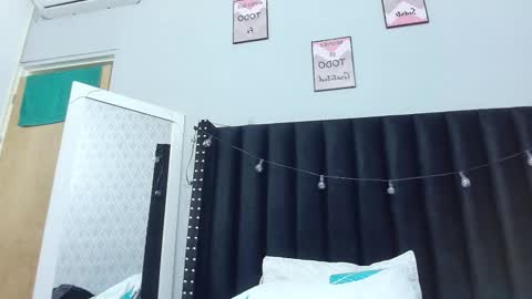  GRETCHEN  online show from February 15, 2025, 12:11 pm