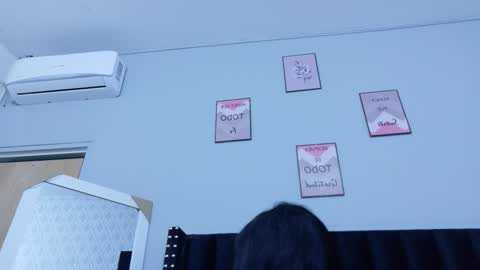  GRETCHEN  online show from December 5, 2025, 12:14 pm