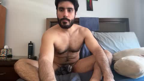 colombianstud94 online show from April 7, 2026, 6:52 pm