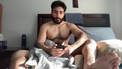 colombianstud94 online show from April 19, 2026, 12:59 pm