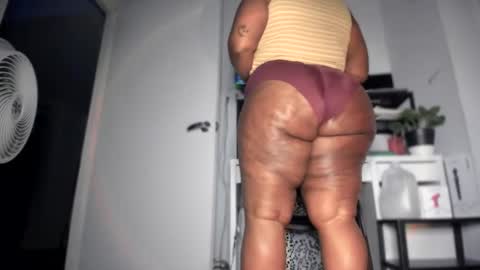 Snapshot of colorfullydark chatting on September 26, 2025, 6:17 am Noni online show from September 26, 2025, 6:17 am