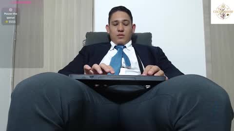 Snapshot of coltonmassif_ chatting on February 24, 2026, 4:43 am coltonmassif_ online show from February 24, 2026, 4:43 am