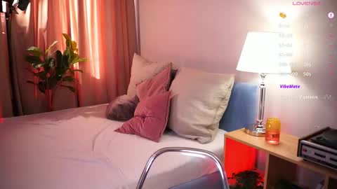Snapshot of come_in_bed chatting on March 15, 2026, 1:39 pm Audrey online show from March 15, 2026, 1:39 pm