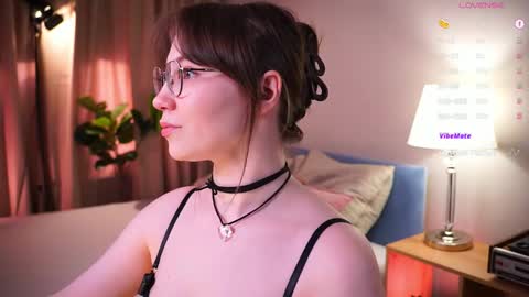Snapshot of come_in_bed chatting on March 29, 2026, 1:44 pm Audrey online show from March 29, 2026, 1:44 pm