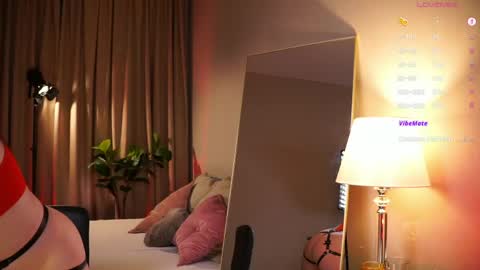 Snapshot of come_in_bed chatting on April 23, 2026, 1:46 pm Audrey online show from April 23, 2026, 1:46 pm