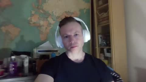 Snapshot of comecontrol chatting on March 4, 2025, 8:46 am comecontrol online show from March 4, 2025, 8:46 am