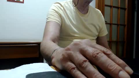 Snapshot of comemivuoi chatting on June 6, 2026, 8:13 pm comemivuoi online show from June 6, 2026, 8:13 pm