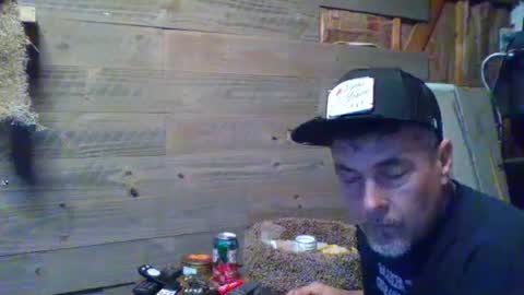 Snapshot of comeongirlts chatting on February 18, 2025, 9:42 pm comeongirlts online show from February 18, 2025, 9:42 pm
