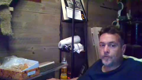 Snapshot of comeongirlts chatting on February 24, 2025, 11:43 am comeongirlts online show from February 24, 2025, 11:43 am