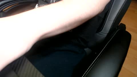 commanderchip online show from March 1, 2025, 12:01 pm