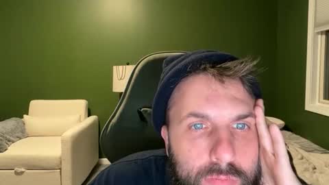 Snapshot of concentralized chatting on December 2, 2025, 11:45 pm Matt online show from December 2, 2025, 11:45 pm