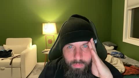 Snapshot of concentralized chatting on December 5, 2025, 12:41 am Matt online show from December 5, 2025, 12:41 am