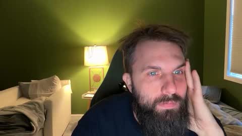 Snapshot of concentralized chatting on December 14, 2025, 3:50 pm Matt online show from December 14, 2025, 3:50 pm