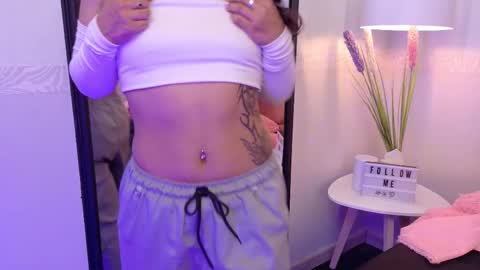 conejita_420_ online show from October 13, 2025, 8:09 pm