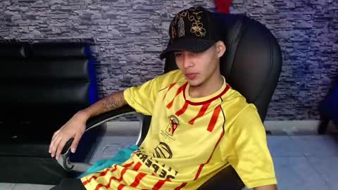 Snapshot of coney_boy chatting on February 19, 2025, 11:49 am Coney online show from February 19, 2025, 11:49 am