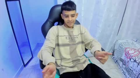 Snapshot of coney_boy chatting on March 10, 2025, 11:42 am Coney online show from March 10, 2025, 11:42 am