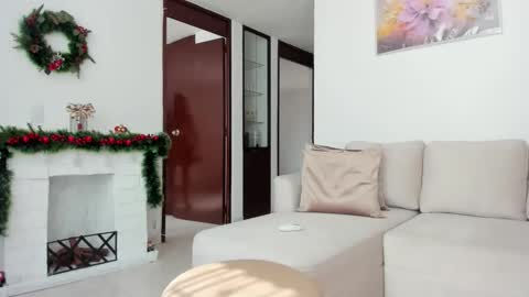 Snapshot of conie28_ chatting on December 15, 2025, 7:18 pm conie28 online show from December 15, 2025, 7:18 pm