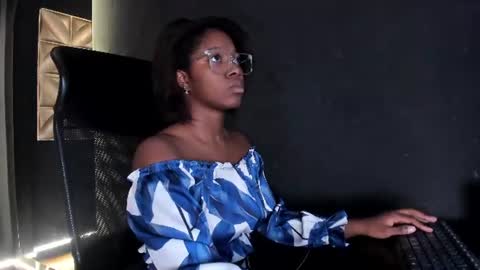 Snapshot of connywellss chatting on June 10, 2026, 7:57 pm Nilo Solem online show from June 10, 2026, 7:57 pm