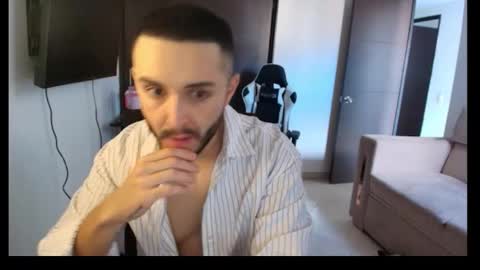 conradgrayson78 leonandresough online show from November 9, 2025, 9:13 pm