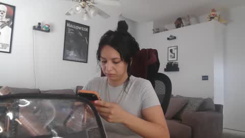 controllercutie online show from February 19, 2026, 3:41 pm