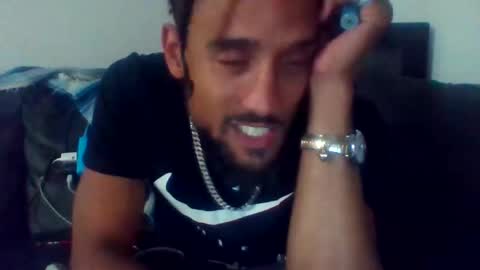 Snapshot of convertibl chatting on October 31, 2025, 2:23 am convertibl online show from October 31, 2025, 2:23 am