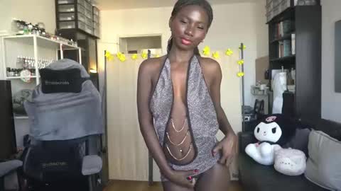 Carola  independent model online show from January 6, 2026, 1:04 pm