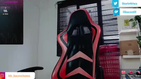 Snapshot of cookinbacon69 chatting on March 12, 2025, 7:17 pm Cookinbaconnaked69 its me online show from March 12, 2025, 7:17 pm