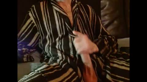 Snapshot of coolbreeze420842217 chatting on December 2, 2025, 7:09 pm coolbreeze420 online show from December 2, 2025, 7:09 pm