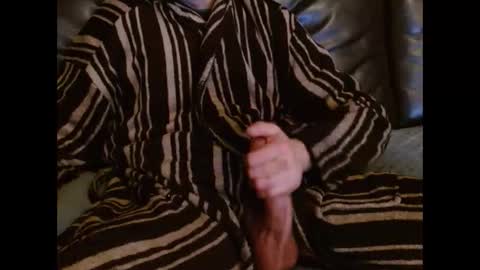 Snapshot of coolbreeze420842217 chatting on December 16, 2025, 6:35 pm coolbreeze420 online show from December 16, 2025, 6:35 pm