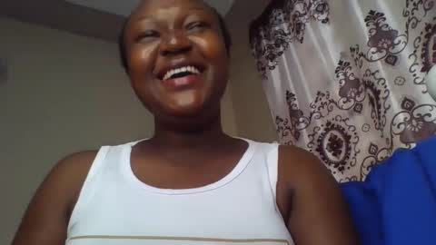 coolgirl001 online show from November 4, 2025, 8:35 am