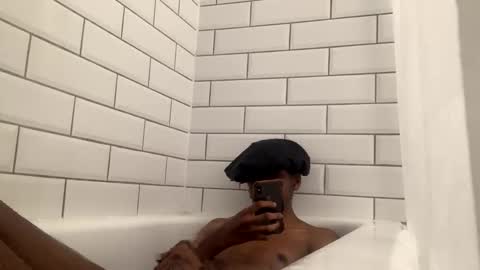 Snapshot of coolvibes69 chatting on October 23, 2025, 4:06 pm coolvibes69 online show from October 23, 2025, 4:06 pm