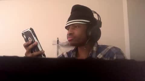 Snapshot of coolvibes69 chatting on December 5, 2025, 7:54 pm coolvibes69 online show from December 5, 2025, 7:54 pm