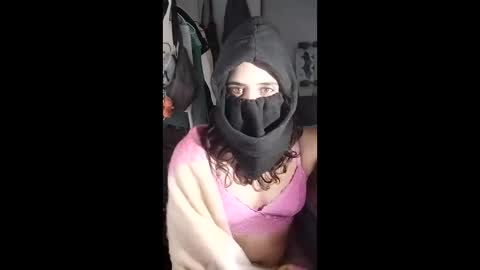 Cootie pinklips online show from December 15, 2025, 11:14 am