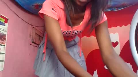coquine_lara online show from May 14, 2026, 2:29 am
