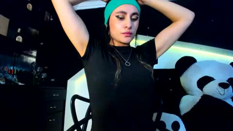 Snapshot of coral_gibson chatting on January 10, 2025, 6:17 pm Coral online show from January 10, 2025, 6:17 pm
