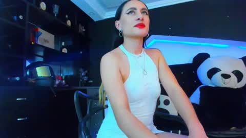 Snapshot of coral_gibson chatting on January 15, 2025, 6:19 pm Coral online show from January 15, 2025, 6:19 pm