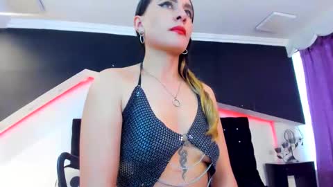 Snapshot of coral_gibson chatting on January 16, 2025, 6:59 pm Coral online show from January 16, 2025, 6:59 pm