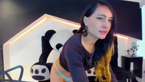 Snapshot of coral_gibson chatting on January 29, 2025, 1:28 pm Coral online show from January 29, 2025, 1:28 pm