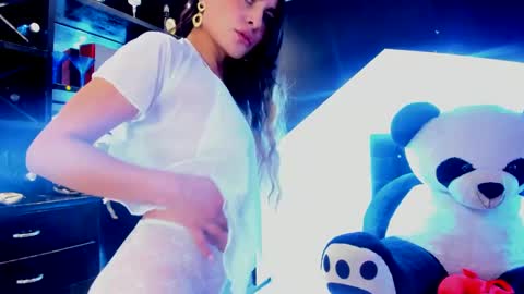 Snapshot of coral_gibson chatting on February 1, 2025, 3:07 pm Coral online show from February 1, 2025, 3:07 pm