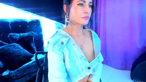 Snapshot of coral_gibson chatting on February 4, 2025, 7:22 pm Coral online show from February 4, 2025, 7:22 pm